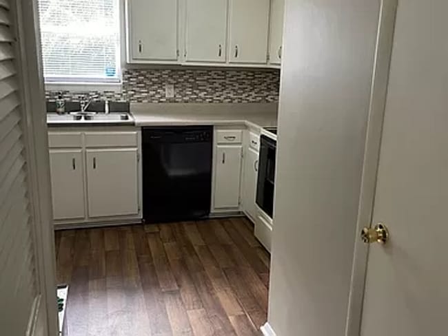 Photo - 610 Cedarbrook Ct Townhome