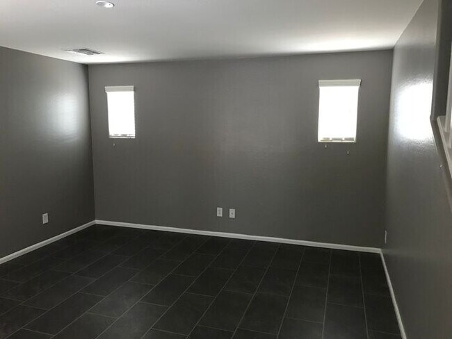 Building Photo - 7809 W Palm Ln