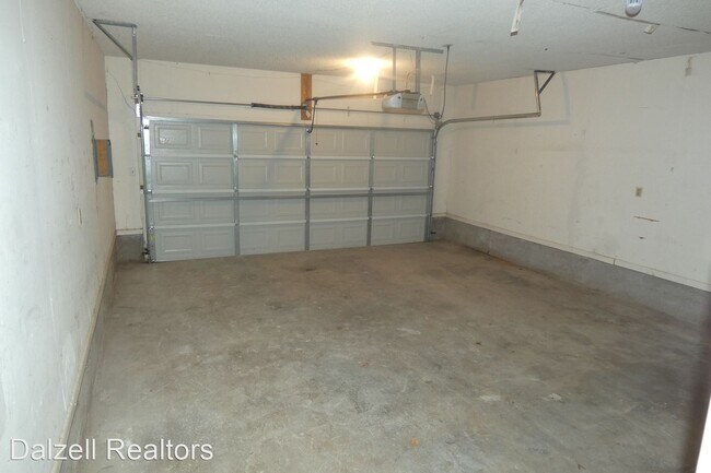 Building Photo - 3 br, 2 bath House - 981 Washington Blvd