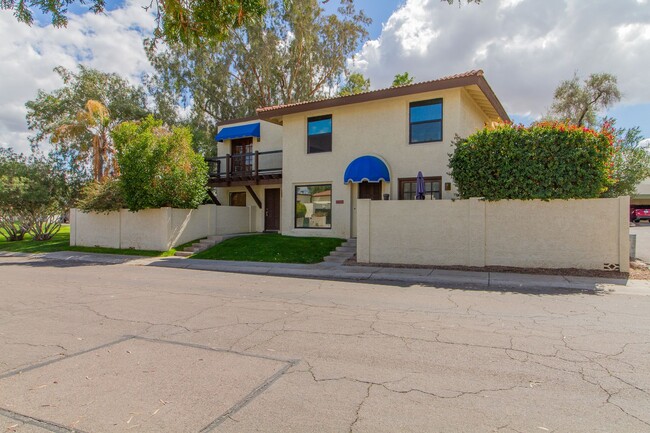 Building Photo - EXCELLENT 2BED, 1.5BATH TOWNHOUSE LOCATED NEAR 48TH ST & GUADALUPE