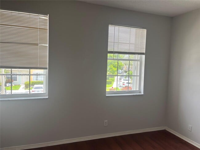 Foto del edificio - 53 Whitehead Cir