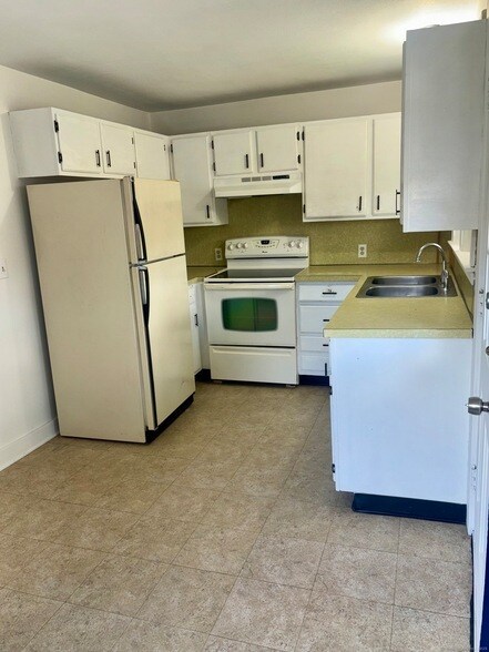 Foto del edificio - 227 Railroad St