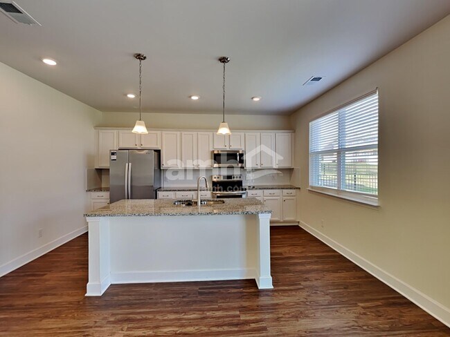 Building Photo - 5625 Cuba Rd