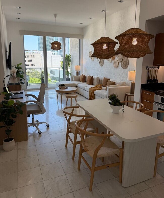 Foto del edificio - 3470 E Coast Ave