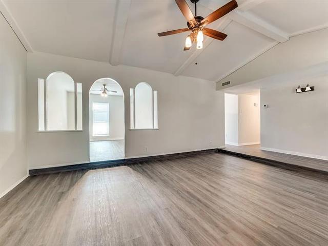 Foto del edificio - 1330 Iris Ln