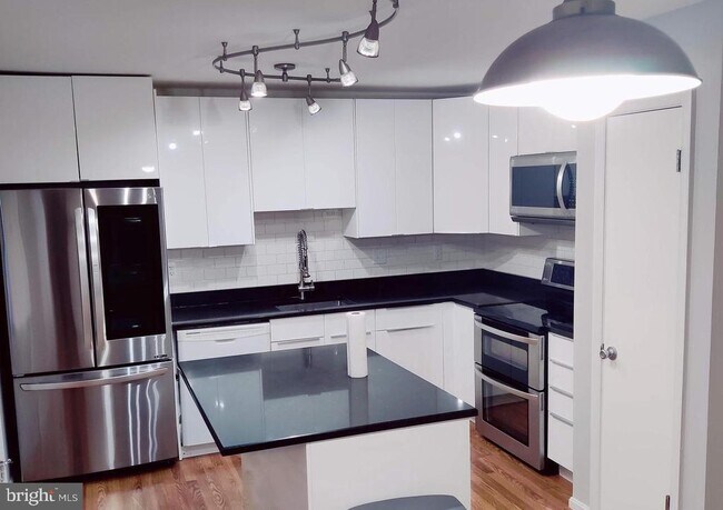 Foto del edificio - 14532 Ravenscar Ct