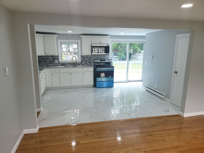 Building Photo - 44 Thyme Ln