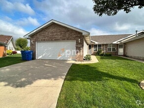 Building Photo - 396 Golden Oak Ct