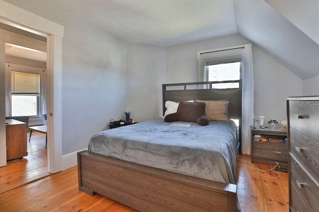 Foto del edificio - 482 Reservoir Ave