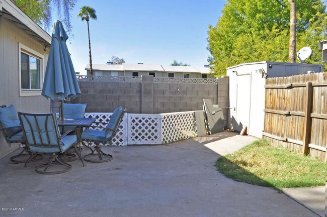 Building Photo - 2615 W Highland Ave