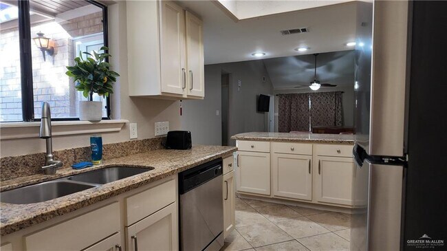 Foto del edificio - 16 Highland Park Ave