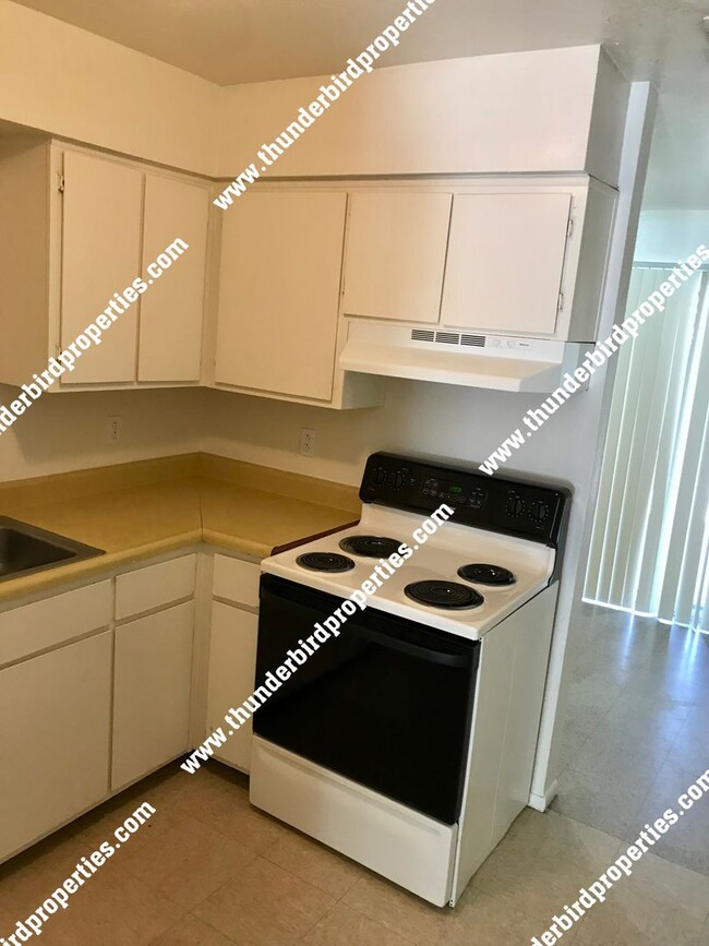 Building Photo - 187 Monte Largo Dr NE