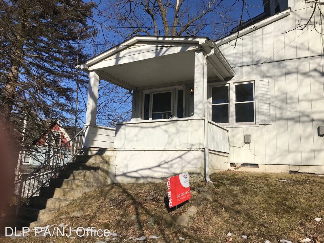 Primary Photo - 211-205 1st St