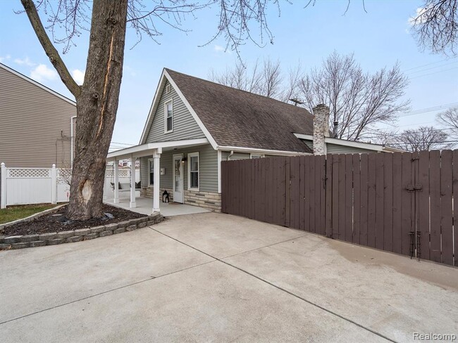Building Photo - 26714 Townley St