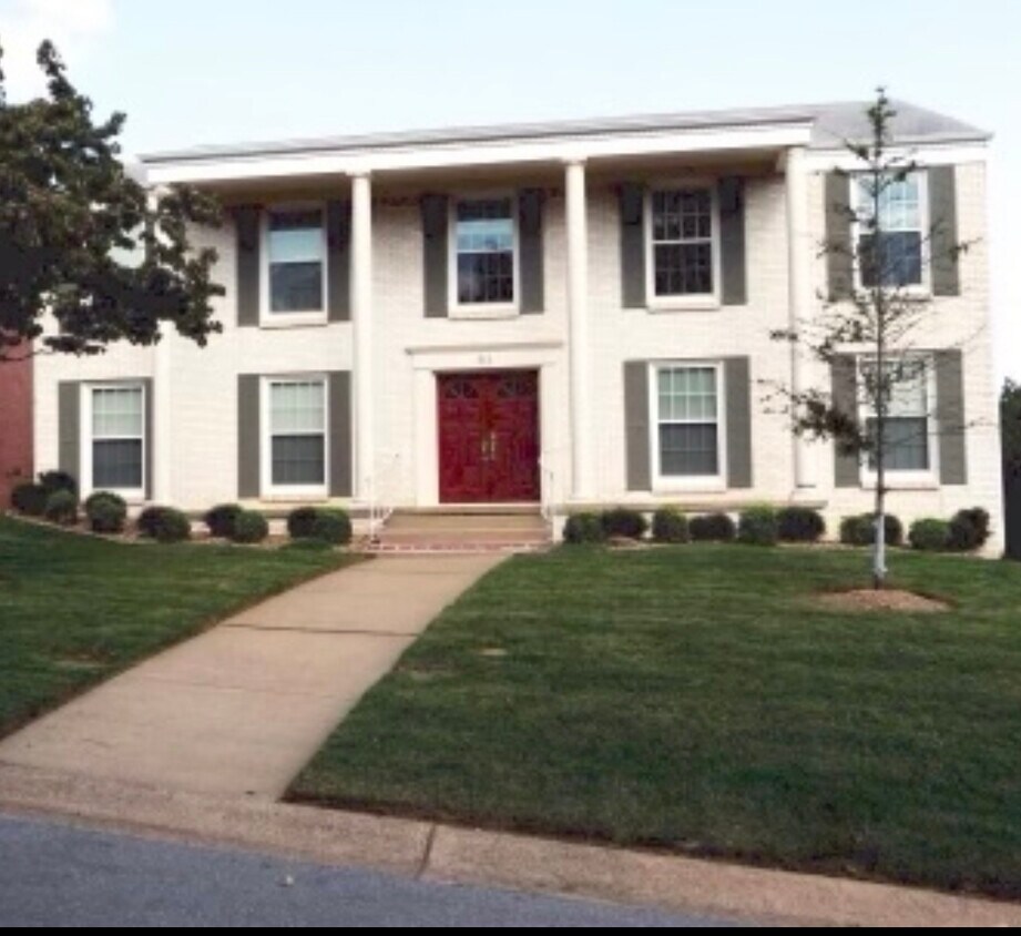 511 Chickadee, 4 plex - 511 Chickadee Dr