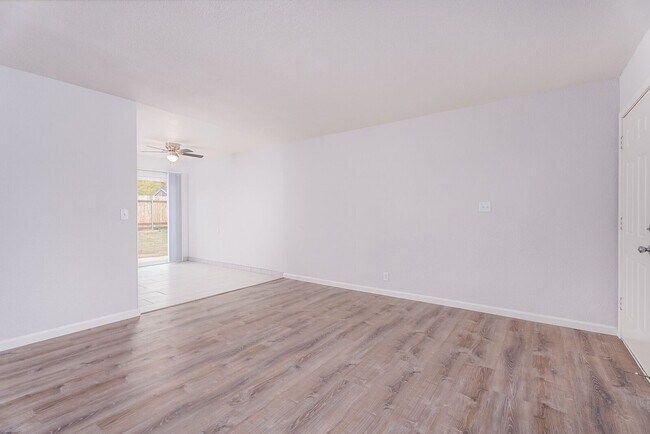 Foto del edificio - 6037 N Haven Dr