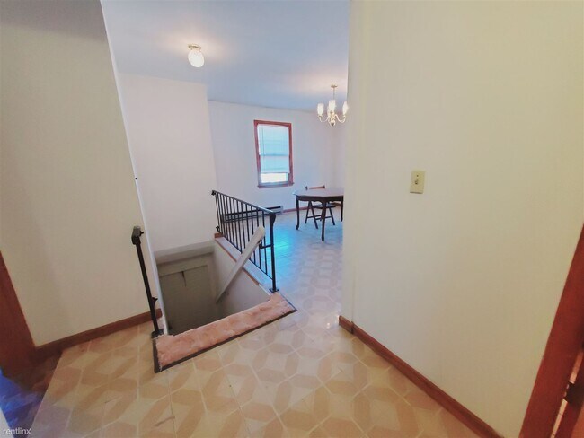 Foto del edificio - Studio, 1 bath Condo - 82 Colonial Rd Apt 2