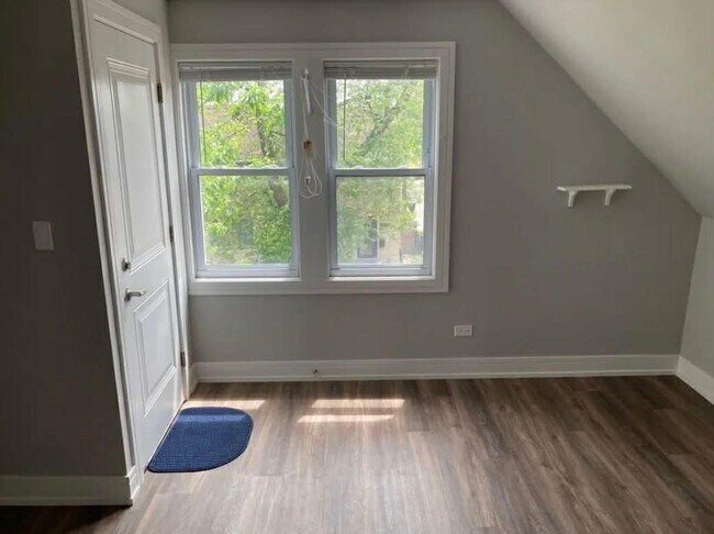 Foto del edificio - 2914 N Allen Ave