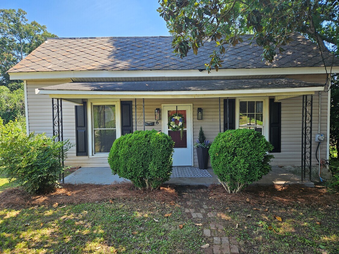 Primary Photo - 6 Sparks Ave