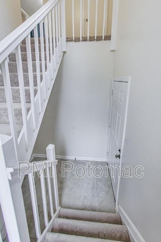 Building Photo - 896 Windbrooke Dr