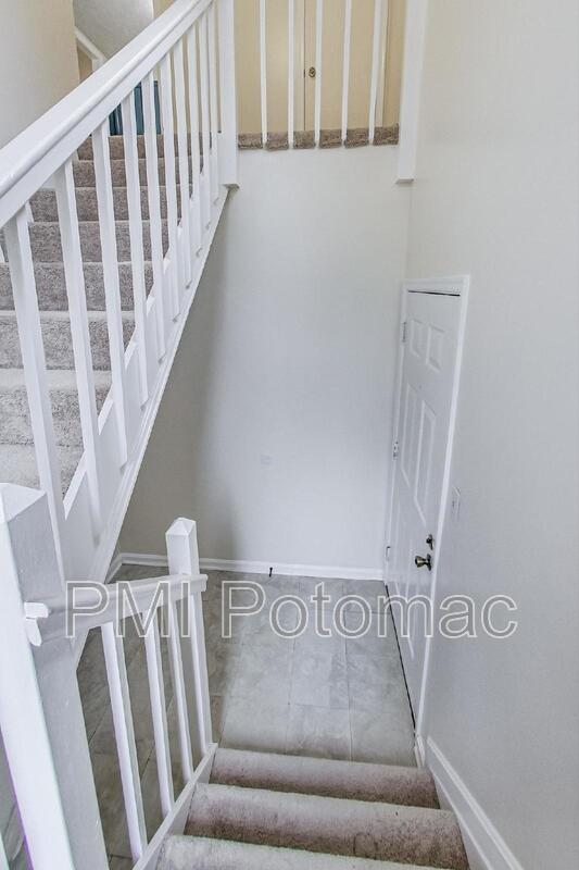 Foto del edificio - 896 Windbrooke Dr