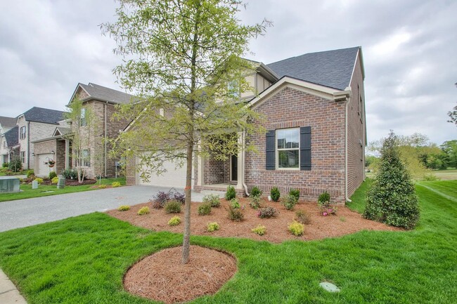 Building Photo - Foxland Home on Golf Course