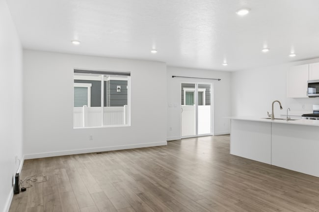 Foto del edificio - 367 Navigator Ct