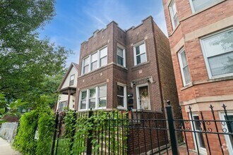 Building Photo - 3002 N Troy St