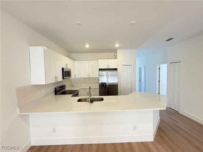 Foto del edificio - 4719 28th St SW