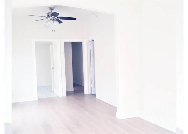 Foto del edificio - 1524 E 52nd St