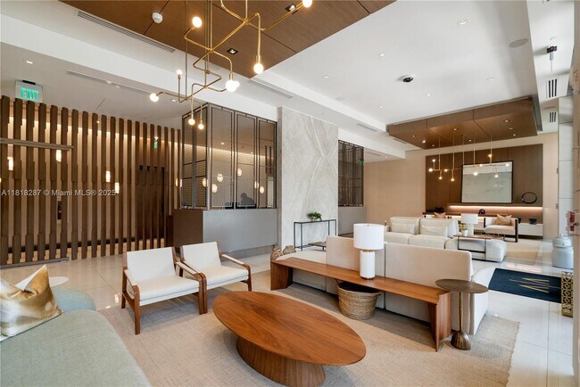 Foto del edificio - 515 Valencia Ave