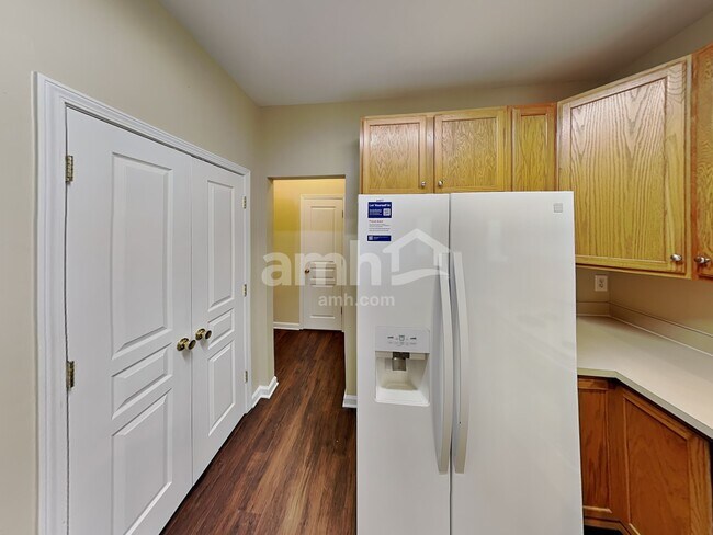 Foto del edificio - 10604 Secret Garden Ln