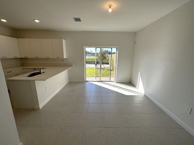 Foto del edificio - 12428 NW 23rd Ct