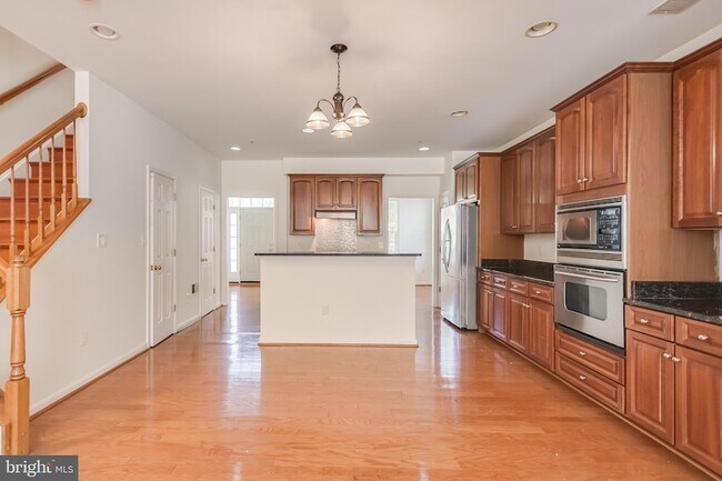 Building Photo - 5214 Lynns Retreat Dr