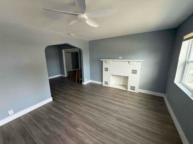 Foto del edificio - 4855 Fairfield Ave S