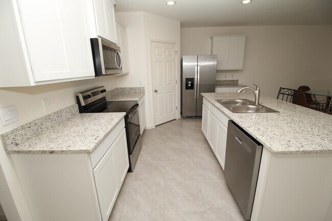 Building Photo - 185 Bubbling Ln