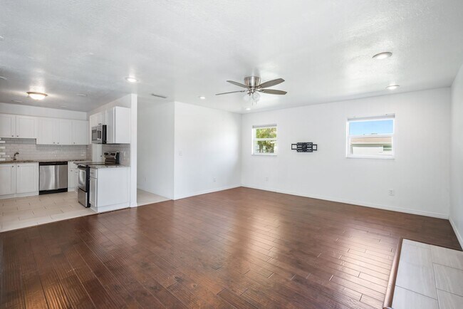 Foto del edificio - Gorgeous 3BD/2BTH Remodeled South Tampa Home