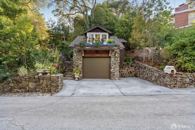 Foto del edificio - 111 Fey Dr