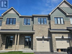 Building Photo - 932 Eileen Vollick Cres