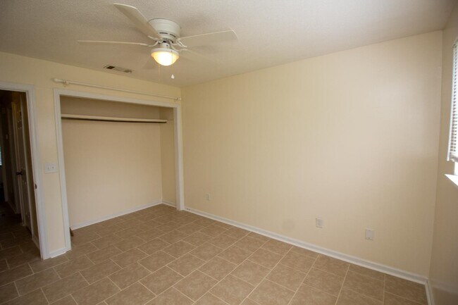 Foto del edificio - 7 University Pl