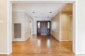 Building Photo - 5505 Holly Springs Dr