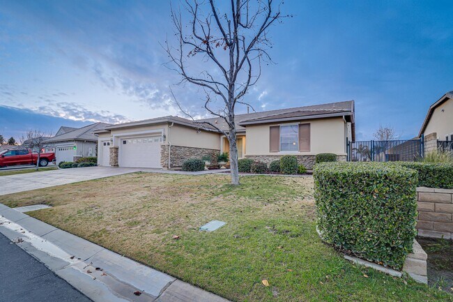 Building Photo - 5014 Via Sienna Dr