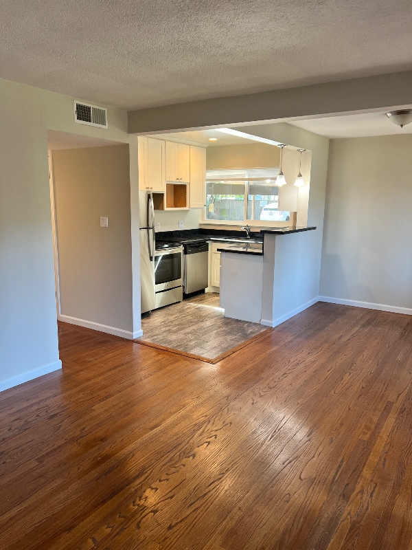 Building Photo - 1115 Sir Francis Drake Blvd