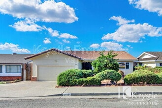 Building Photo - 949 N Camino Alto