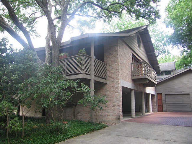 Building Photo - 1740 Hawthorne St