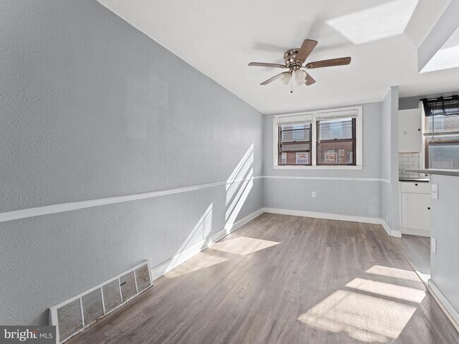 Foto del edificio - 6643 Algard St