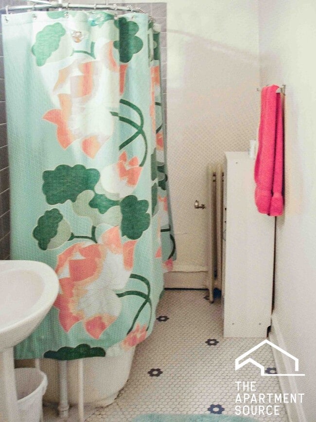 Photo - 638 W Arlington Pl Apartment