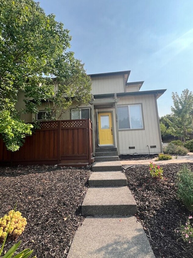 Primary Photo - Welcome Home to your Newly Renovated 1-Bed...