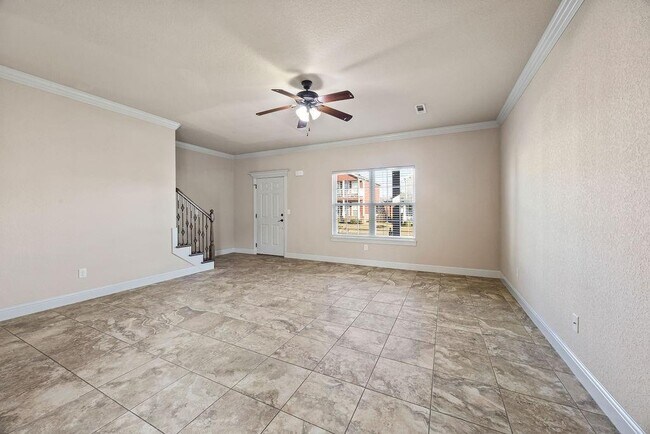 Foto del edificio - 547 N Longfellow Ln