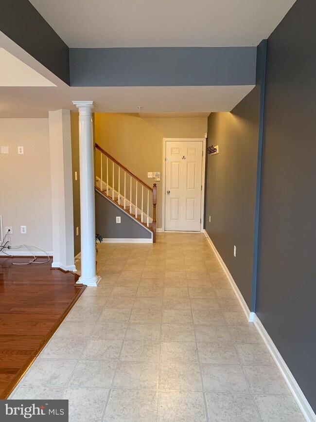 Foto del edificio - 2816 Admiral Ridge Rd